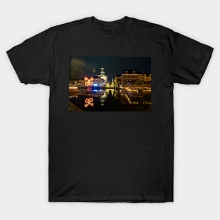 Christmas in Leiden by the Catharinaburg bridge T-Shirt